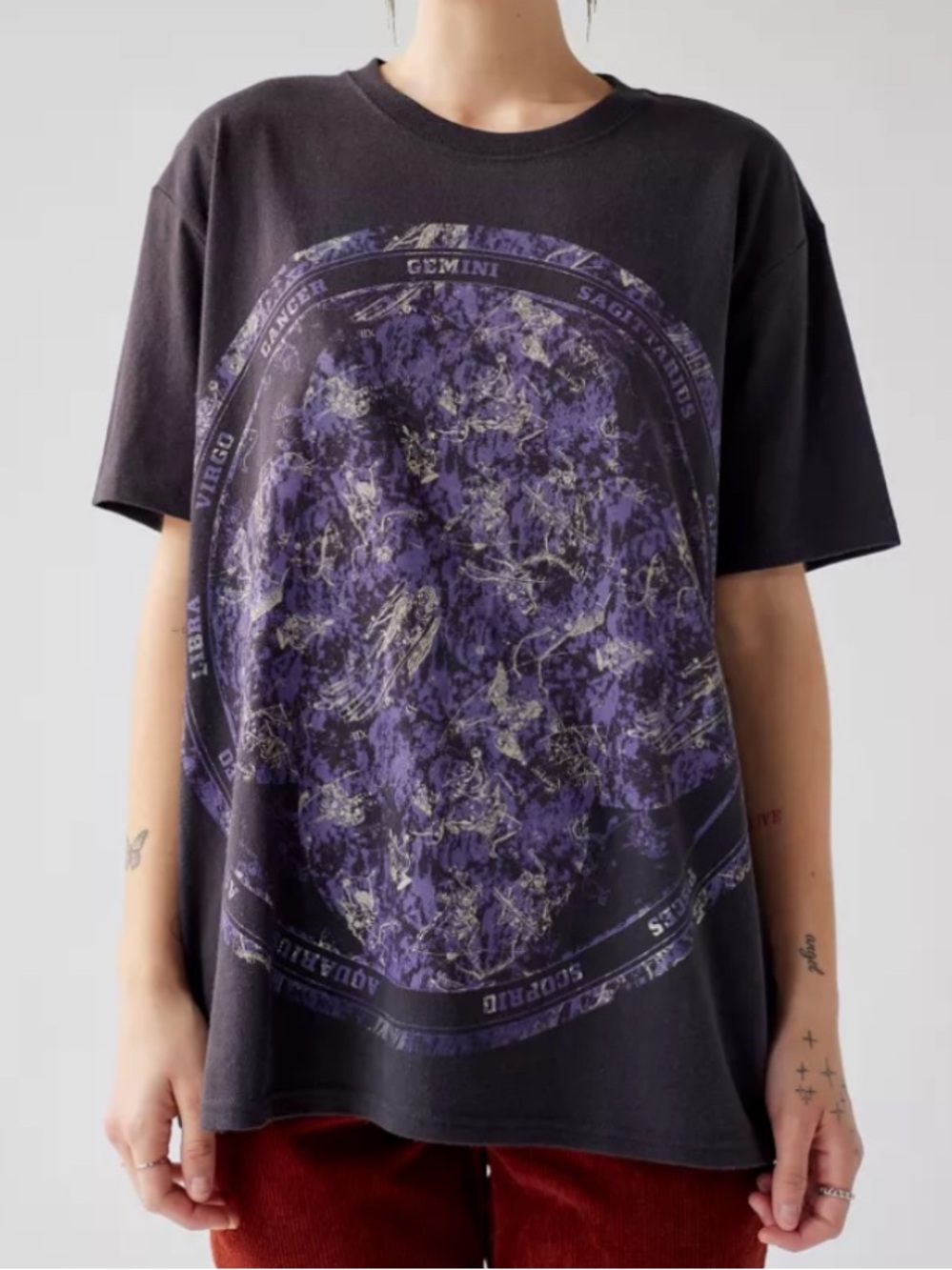 Urban Outfitters Women M-L Black Short Sleeve Zodiac Sky Oversized Tee NWOT